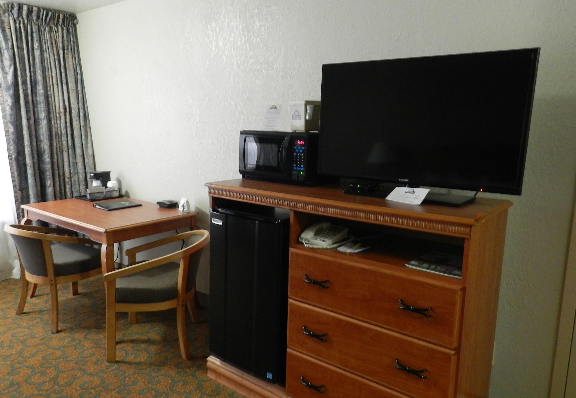 Clarion Pointe Rhinelander Downtown Hotel Exterior foto